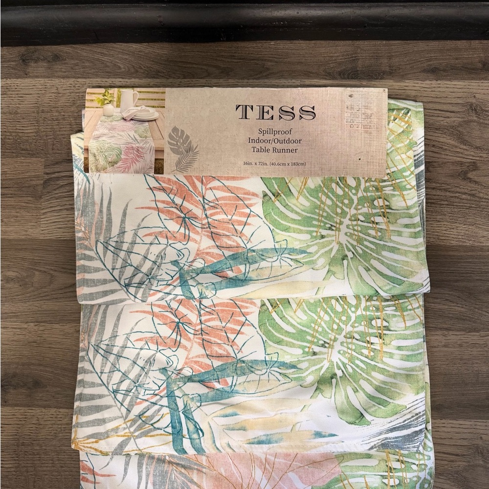 Tropical Leaf Table Runner - Multicolor